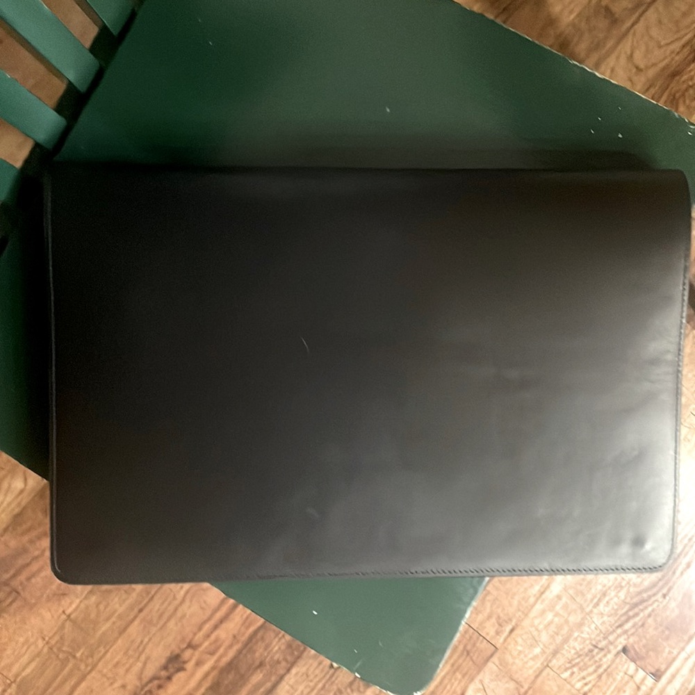 NIB: Mark and Graham ESSENTIAL LEATHER LAPTOP ENVELOPE